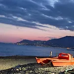 Casa Indipendente Roque Vista Al Mar Con Parking Gratuito Vallecrosia