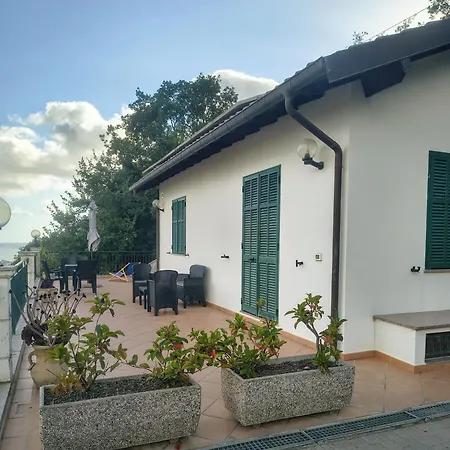 度假居 Casa Indipendente Roque Vista Al Mar Con Parking Gratuito 瓦莱克罗夏