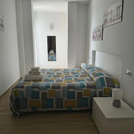 度假居 Casa Indipendente Roque Vista Al Mar Con Parking Gratuito 瓦莱克罗夏