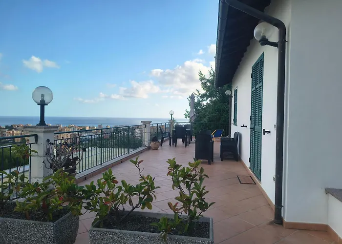 Feriehus Casa Indipendente Roque Vista Al Mar Con Parking Gratuito Vallecrosia