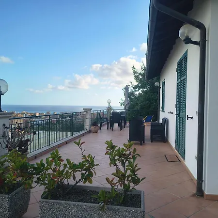 Vakantiehuis Casa Indipendente Roque Vista Al Mar Con Parking Gratuito Vallecrosia