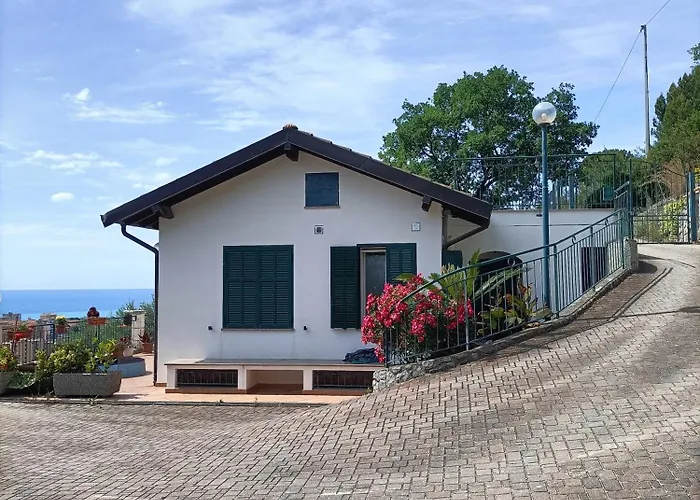 Dom wakacyjny Casa Indipendente Roque Vista Al Mar Con Parking Gratuito