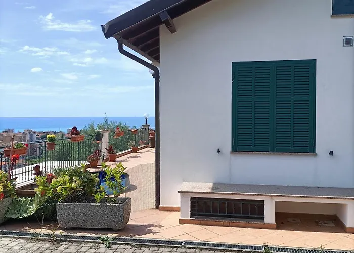 Vakantiehuis Casa Indipendente Roque Vista Al Mar Con Parking Gratuito Vallecrosia