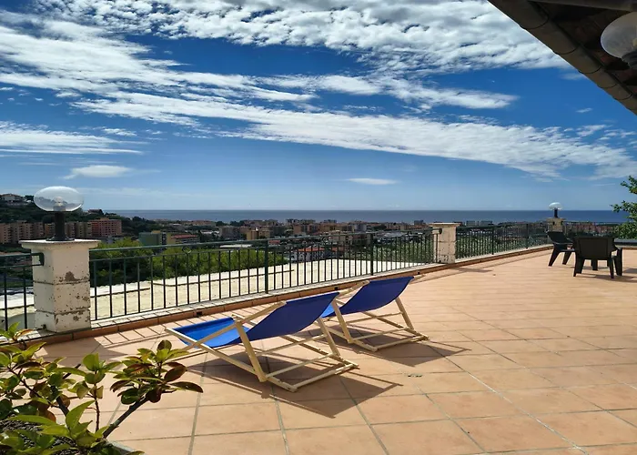 Casa Indipendente Roque Vista Al Mar Con Parking Gratuito Vallecrosia