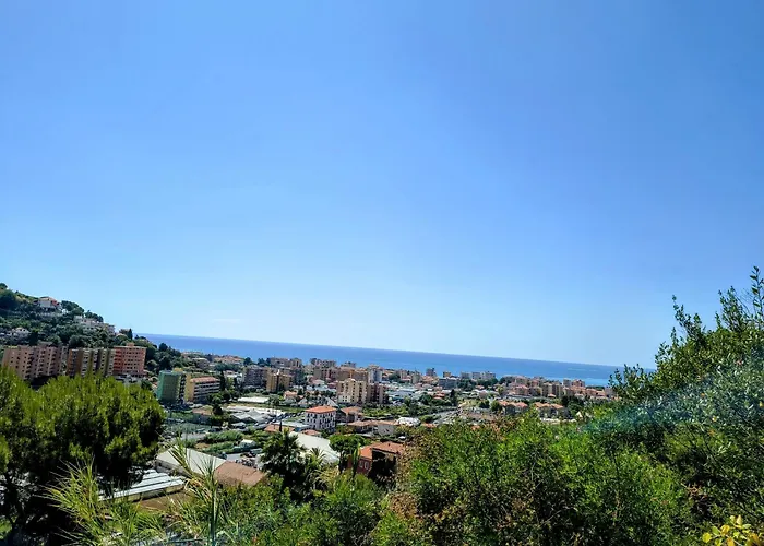 Casa Indipendente Roque Vista Al Mar Con Parking Gratuito Vakantiehuis Vallecrosia