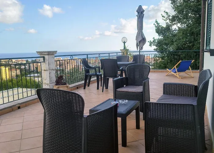 Casa Indipendente Roque Vista Al Mar Con Parking Gratuito Vallecrosia